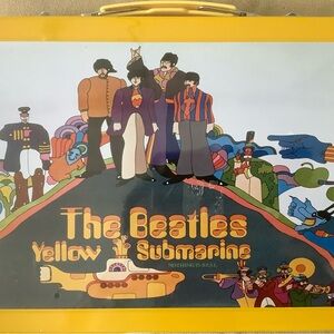 THE BEATLES YELLOW SUBMARINE ART STUDIO KIT SET IN TIN BOX -BRAND NEW!